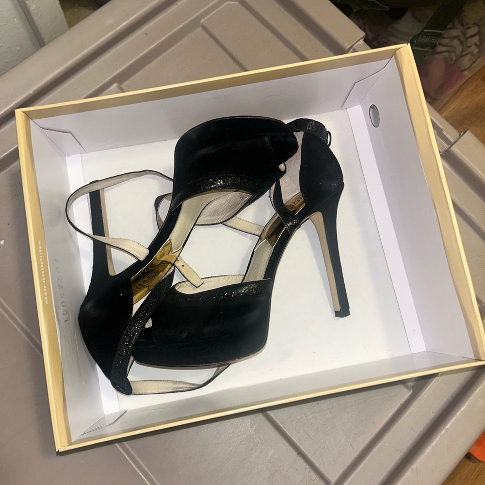 Heels - Picture 2 of 2
